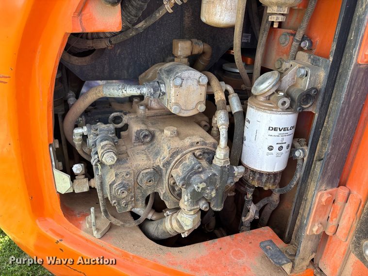 image for item NK9072 2018 Doosan DX140LCR-5 excavator