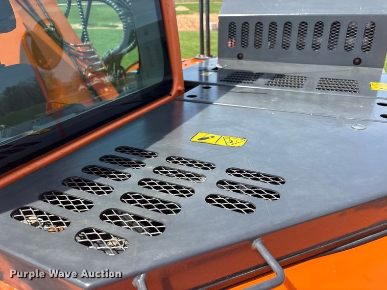 image for item NK9072 2018 Doosan DX140LCR-5 excavator