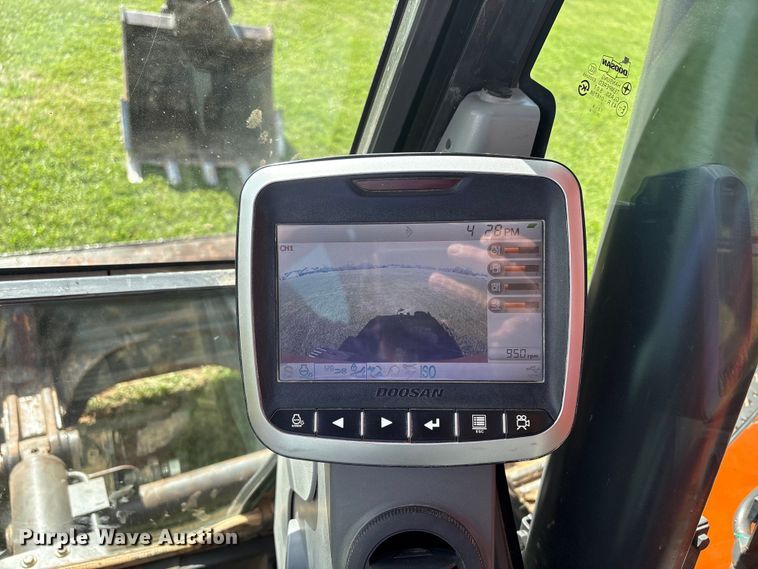 image for item NK9072 2018 Doosan DX140LCR-5 excavator