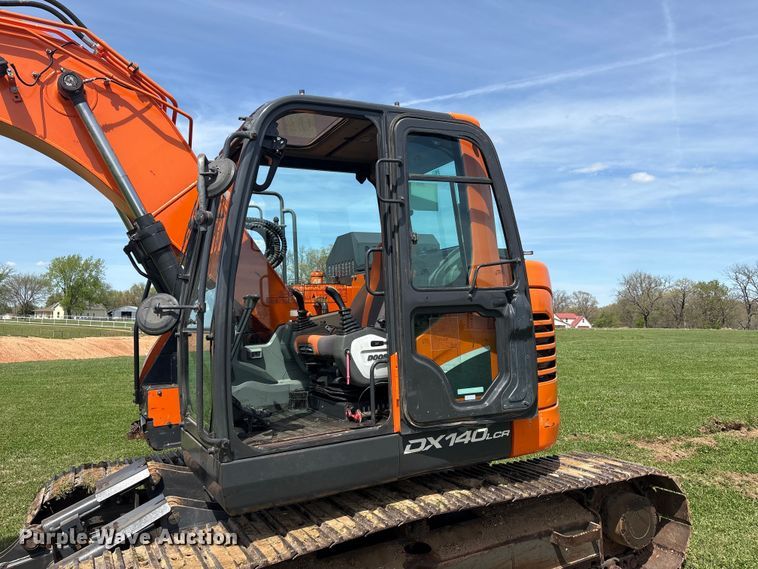 image for item NK9072 2018 Doosan DX140LCR-5 excavator