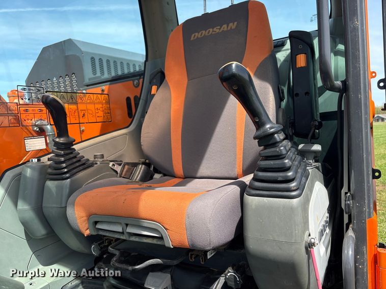 image for item NK9072 2018 Doosan DX140LCR-5 excavator