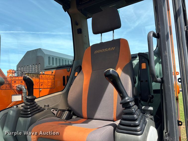 image for item NK9072 2018 Doosan DX140LCR-5 excavator