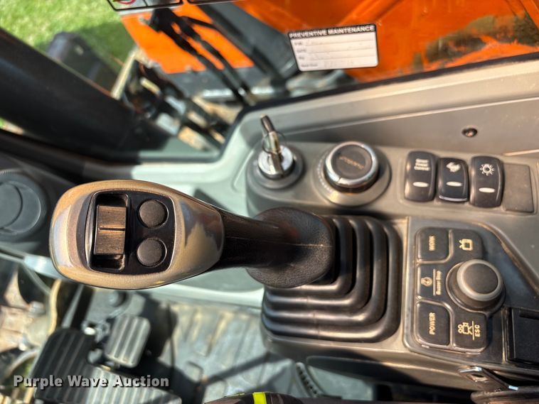 image for item NK9072 2018 Doosan DX140LCR-5 excavator