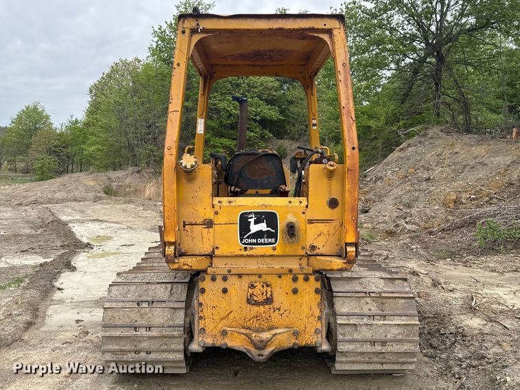 image for item NK9151 1988 John Deere 450G dozer