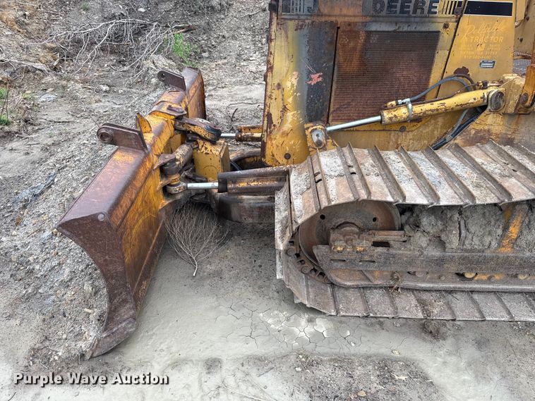 image for item NK9151 1988 John Deere 450G dozer