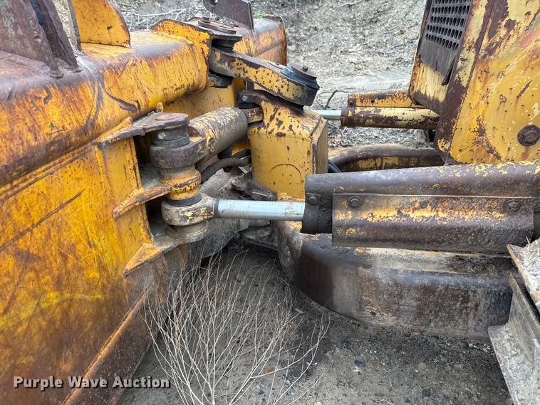 image for item NK9151 1988 John Deere 450G dozer