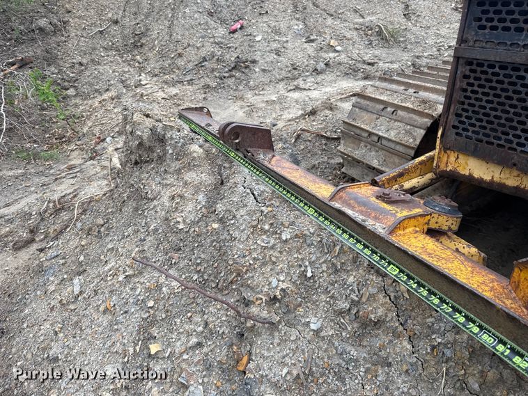 image for item NK9151 1988 John Deere 450G dozer