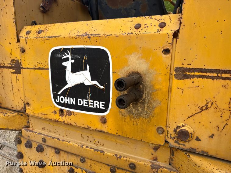 image for item NK9151 1988 John Deere 450G dozer