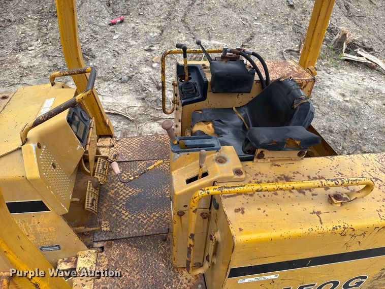 image for item NK9151 1988 John Deere 450G dozer