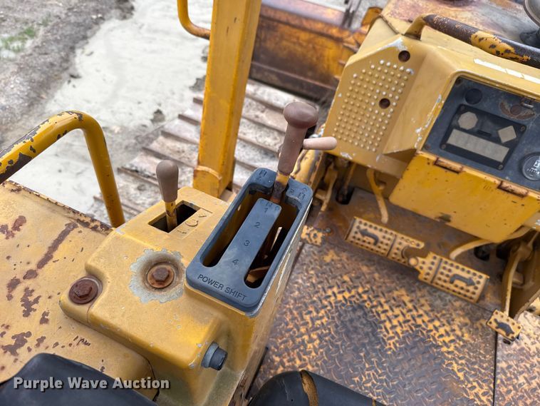 image for item NK9151 1988 John Deere 450G dozer