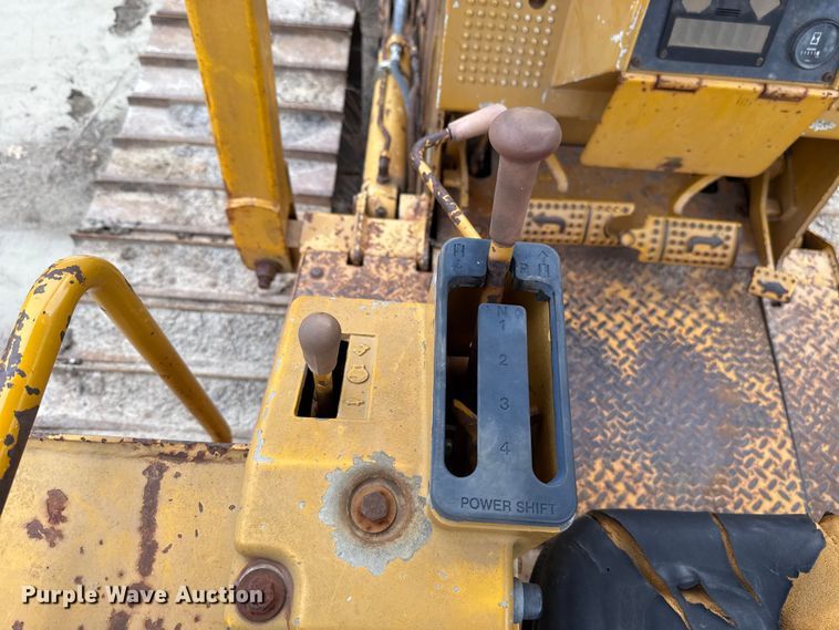 image for item NK9151 1988 John Deere 450G dozer