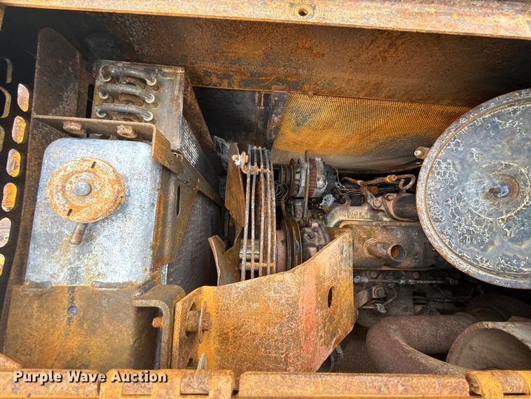 image for item NK9151 1988 John Deere 450G dozer