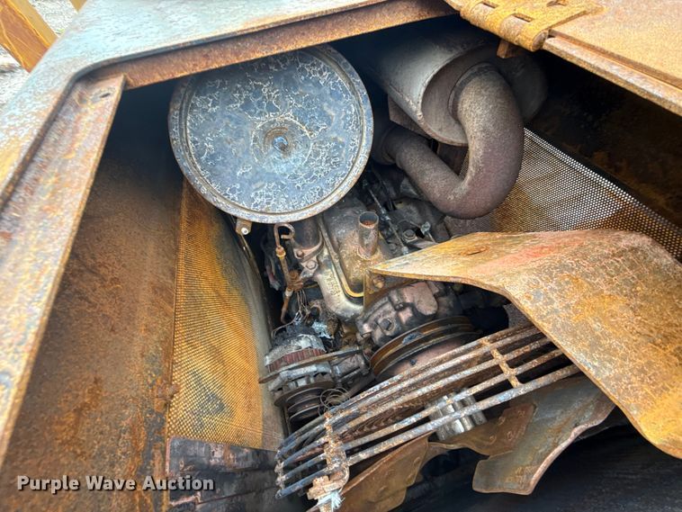image for item NK9151 1988 John Deere 450G dozer