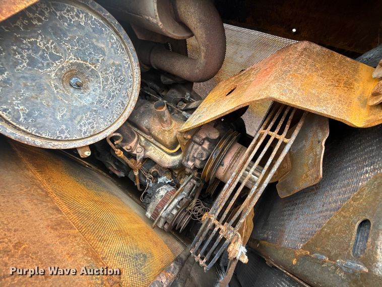 image for item NK9151 1988 John Deere 450G dozer