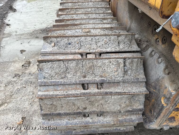 image for item NK9151 1988 John Deere 450G dozer