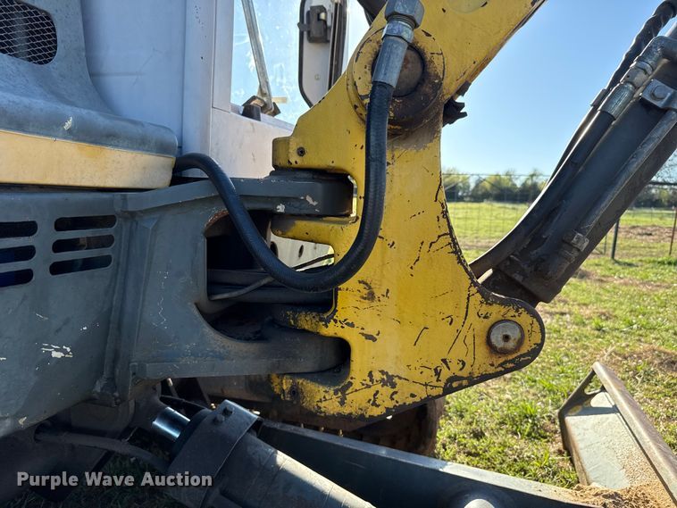 image for item NK9159 2005 Gehl 503Z mini excavator