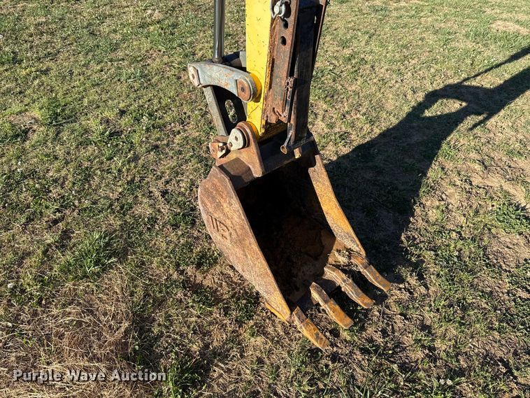image for item NK9159 2005 Gehl 503Z mini excavator