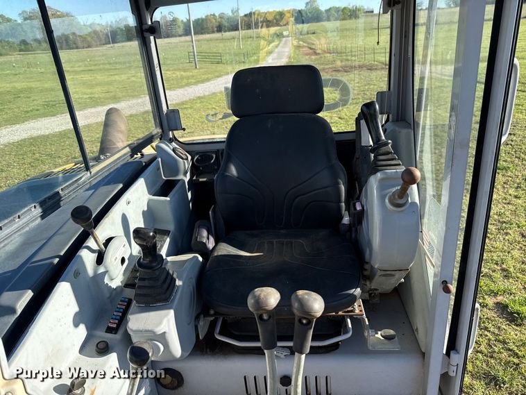 image for item NK9159 2005 Gehl 503Z mini excavator