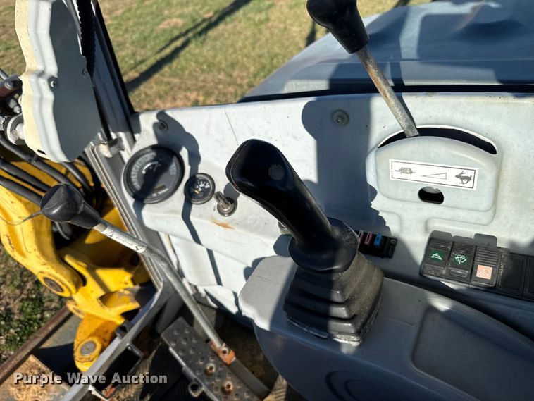 image for item NK9159 2005 Gehl 503Z mini excavator