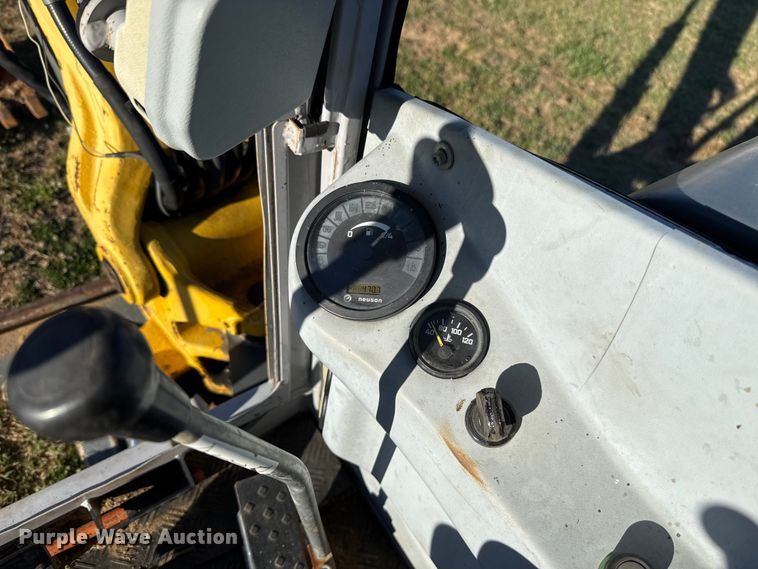 image for item NK9159 2005 Gehl 503Z mini excavator