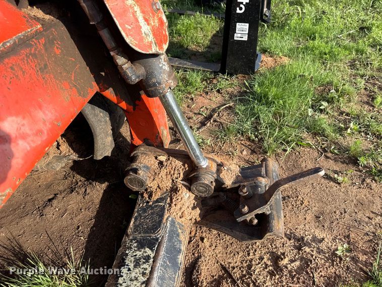 image for item NK9198 2014 Kubota SVL90-2 skid steer loader