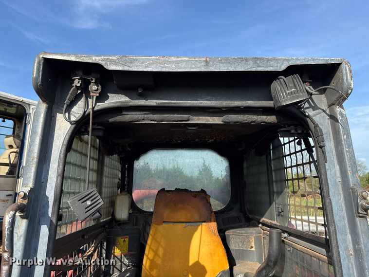 image for item NK9198 2014 Kubota SVL90-2 skid steer loader