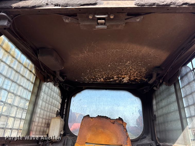 image for item NK9198 2014 Kubota SVL90-2 skid steer loader