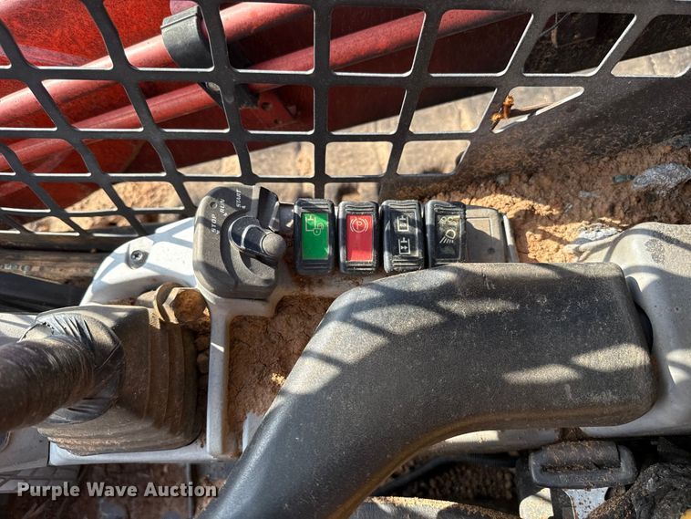 image for item NK9198 2014 Kubota SVL90-2 skid steer loader