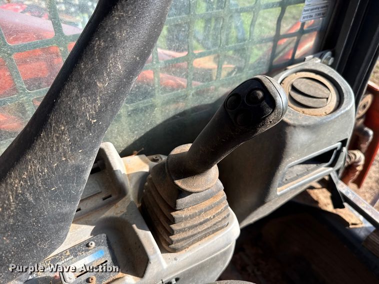 image for item NK9198 2014 Kubota SVL90-2 skid steer loader
