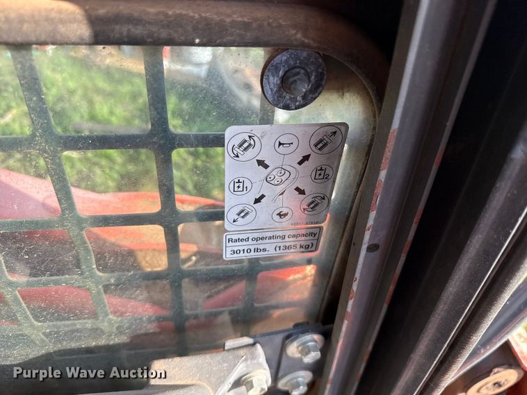 image for item NK9198 2014 Kubota SVL90-2 skid steer loader