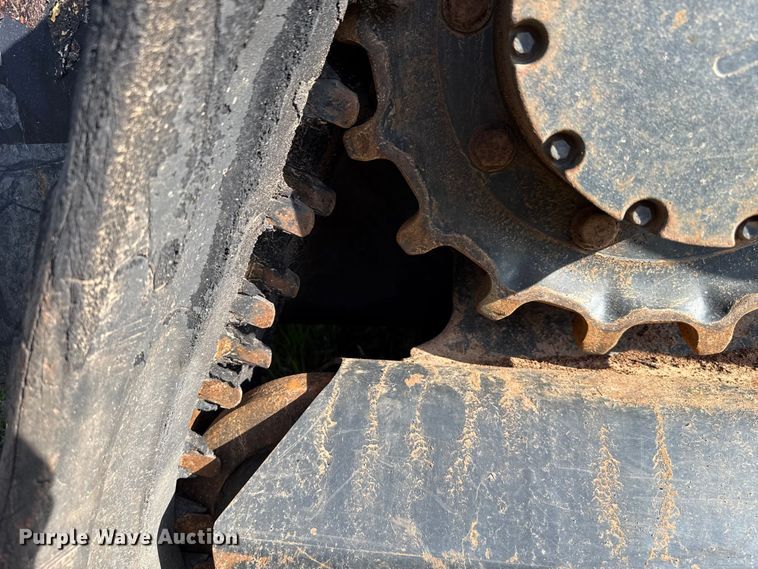 image for item NK9198 2014 Kubota SVL90-2 skid steer loader
