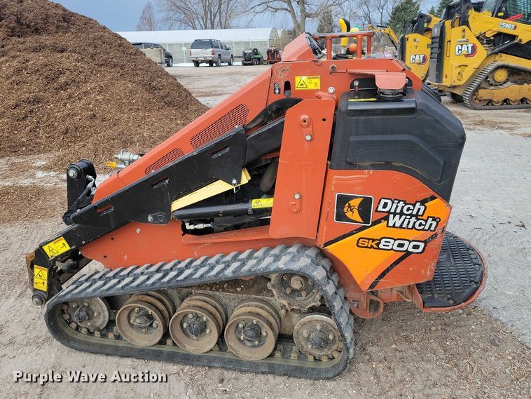 image for item NK9976 2018 Ditch Witch SK800 compact utility loader