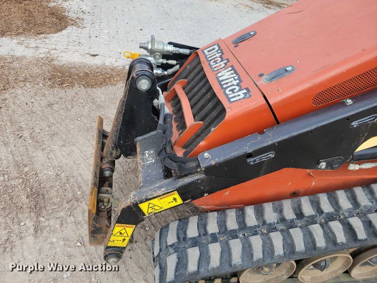 image for item NK9976 2018 Ditch Witch SK800 compact utility loader