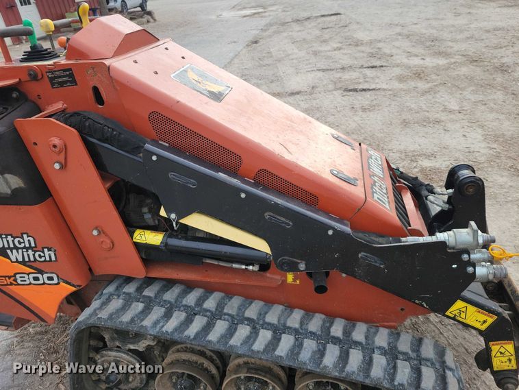 image for item NK9976 2018 Ditch Witch SK800 compact utility loader
