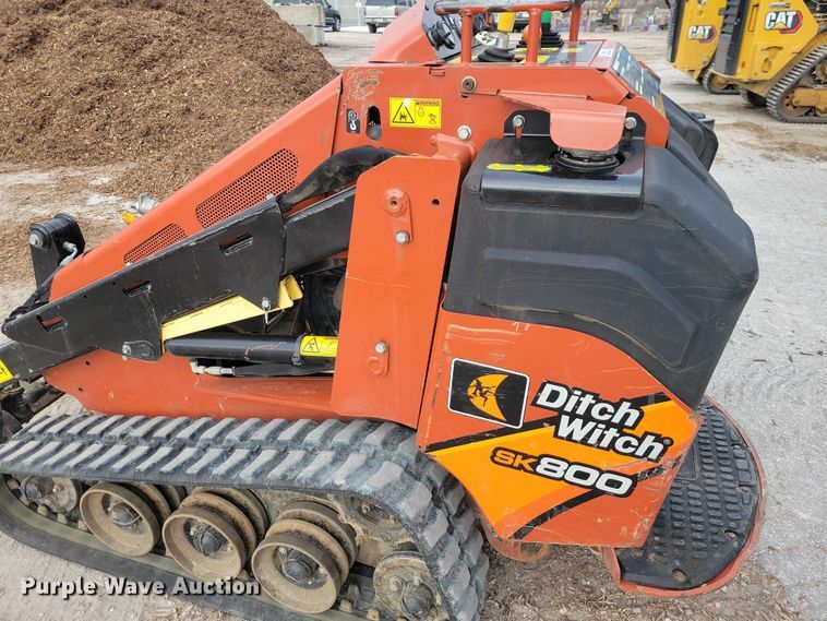 image for item NK9976 2018 Ditch Witch SK800 compact utility loader