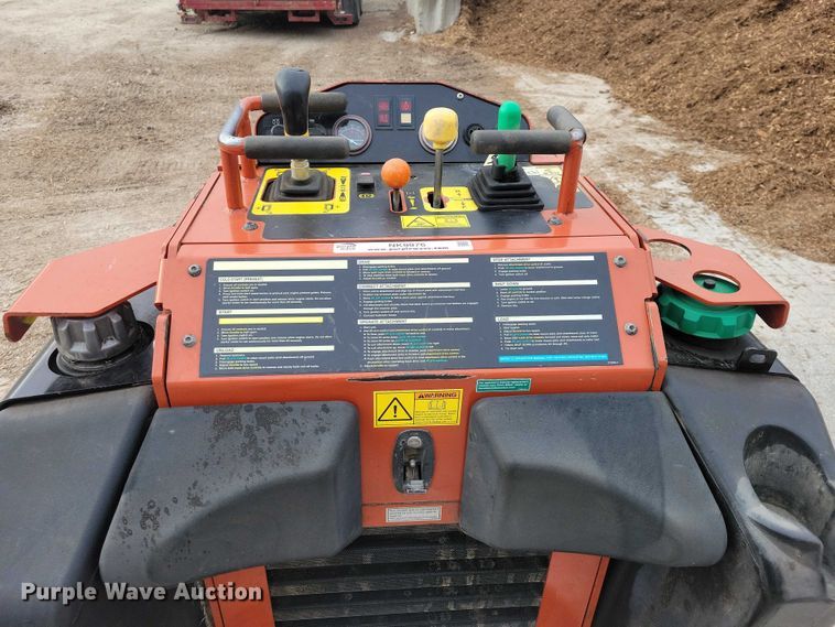 image for item NK9976 2018 Ditch Witch SK800 compact utility loader