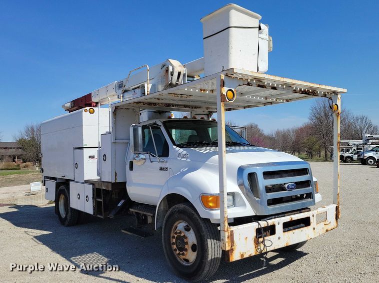 image for item NK9991 2010 Ford F750 Super Duty bucket truck