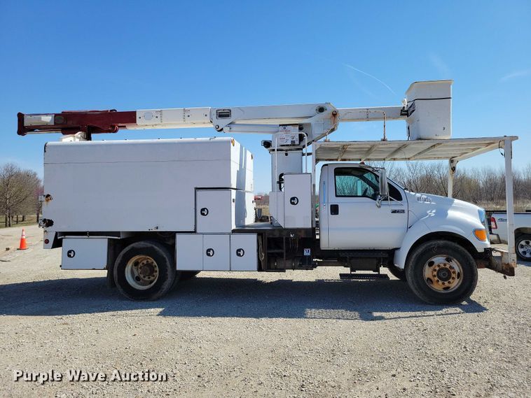 image for item NK9991 2010 Ford F750 Super Duty bucket truck