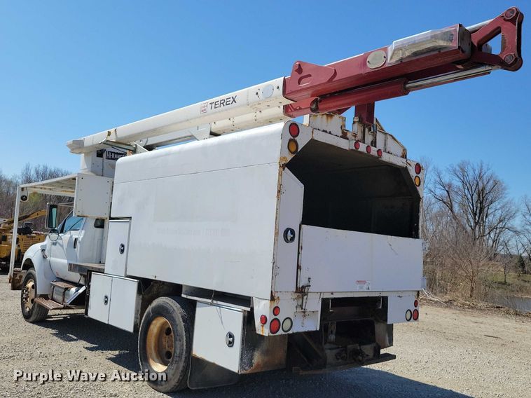 image for item NK9991 2010 Ford F750 Super Duty bucket truck