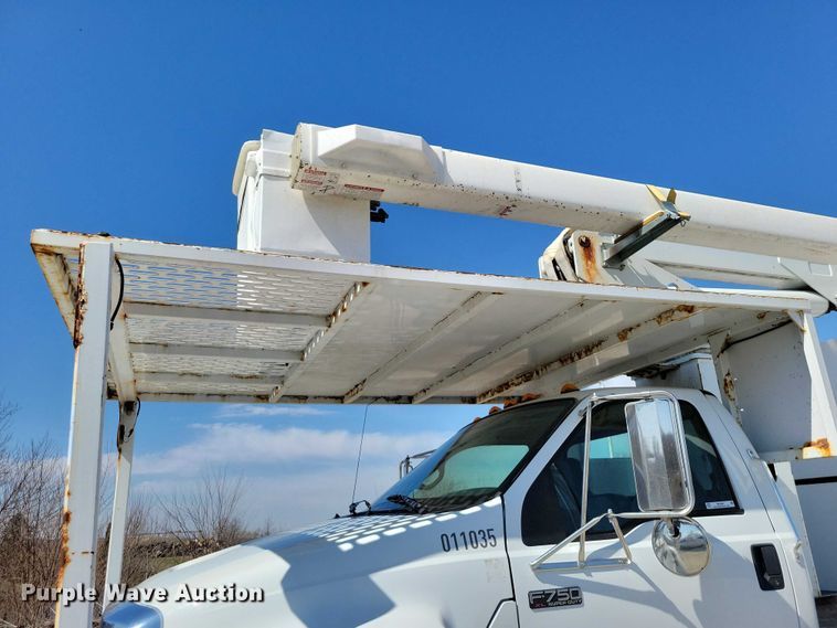 image for item NK9991 2010 Ford F750 Super Duty bucket truck