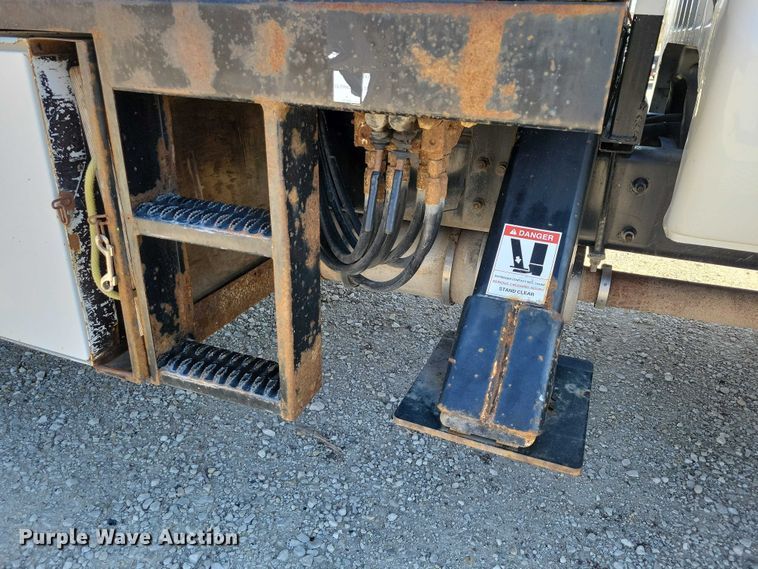 image for item NK9991 2010 Ford F750 Super Duty bucket truck