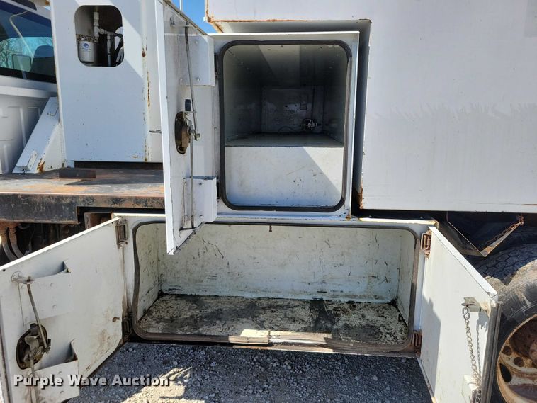 image for item NK9991 2010 Ford F750 Super Duty bucket truck