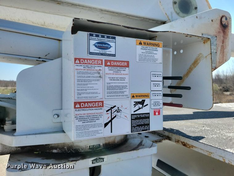 image for item NK9991 2010 Ford F750 Super Duty bucket truck