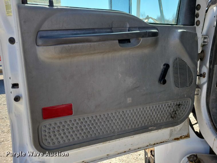 image for item NK9991 2010 Ford F750 Super Duty bucket truck