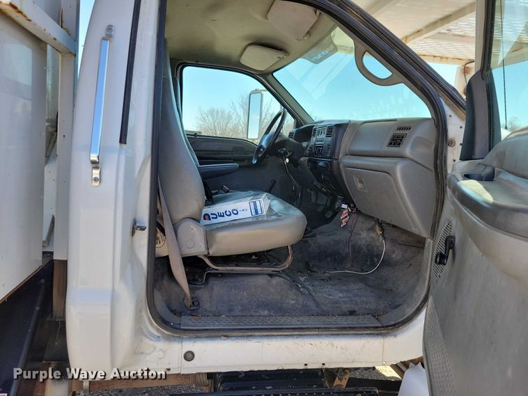 image for item NK9991 2010 Ford F750 Super Duty bucket truck