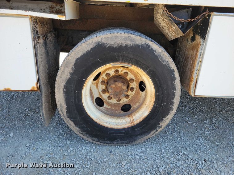 image for item NK9991 2010 Ford F750 Super Duty bucket truck