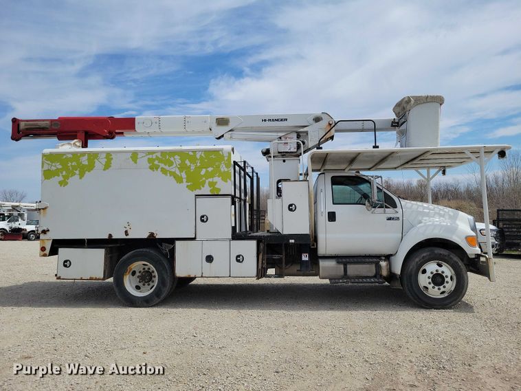 image for item NK9995 2007 Ford F750 Super Duty bucket truck