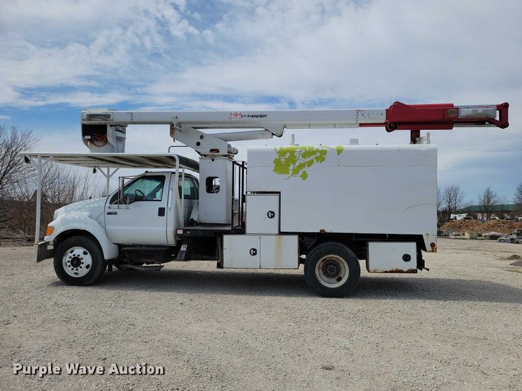 image for item NK9995 2007 Ford F750 Super Duty bucket truck