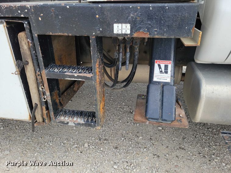 image for item NK9995 2007 Ford F750 Super Duty bucket truck