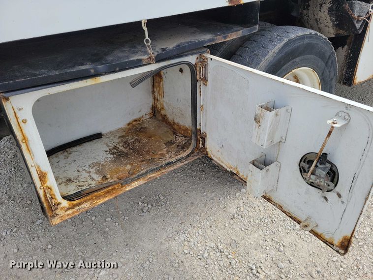 image for item NK9995 2007 Ford F750 Super Duty bucket truck